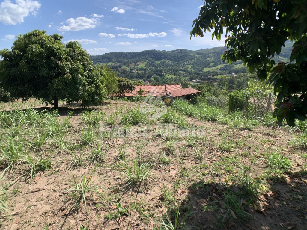 Chácara 2 dormitórios sendo 1 Suíte em Extrema MG