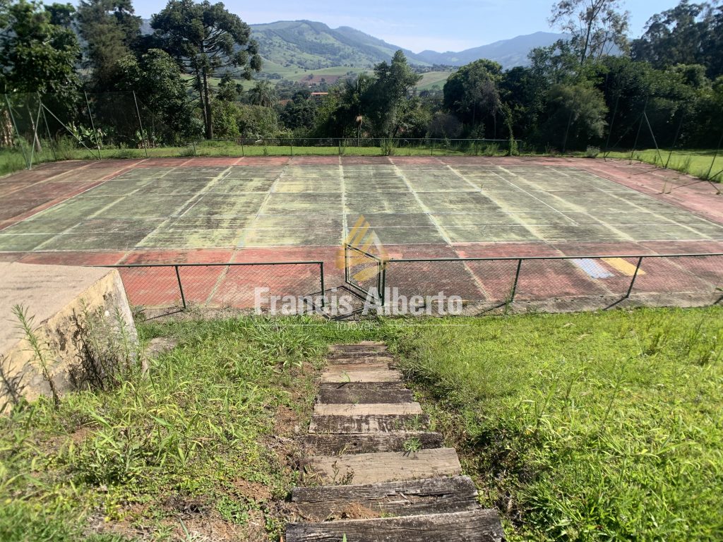 Chácara Alto Padrão 7 dormitórios sendo 5 Suítes em Extrema MG