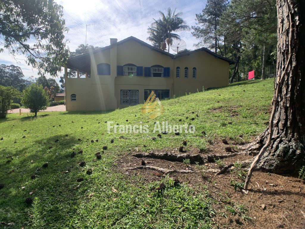 Chácara Alto Padrão 7 dormitórios sendo 5 Suítes em Extrema MG