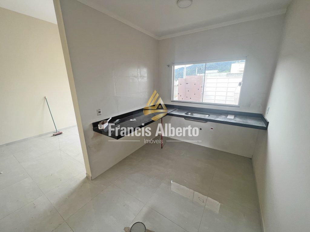 Casa 2 dormitórios com Pé direito alto em Extrema MG