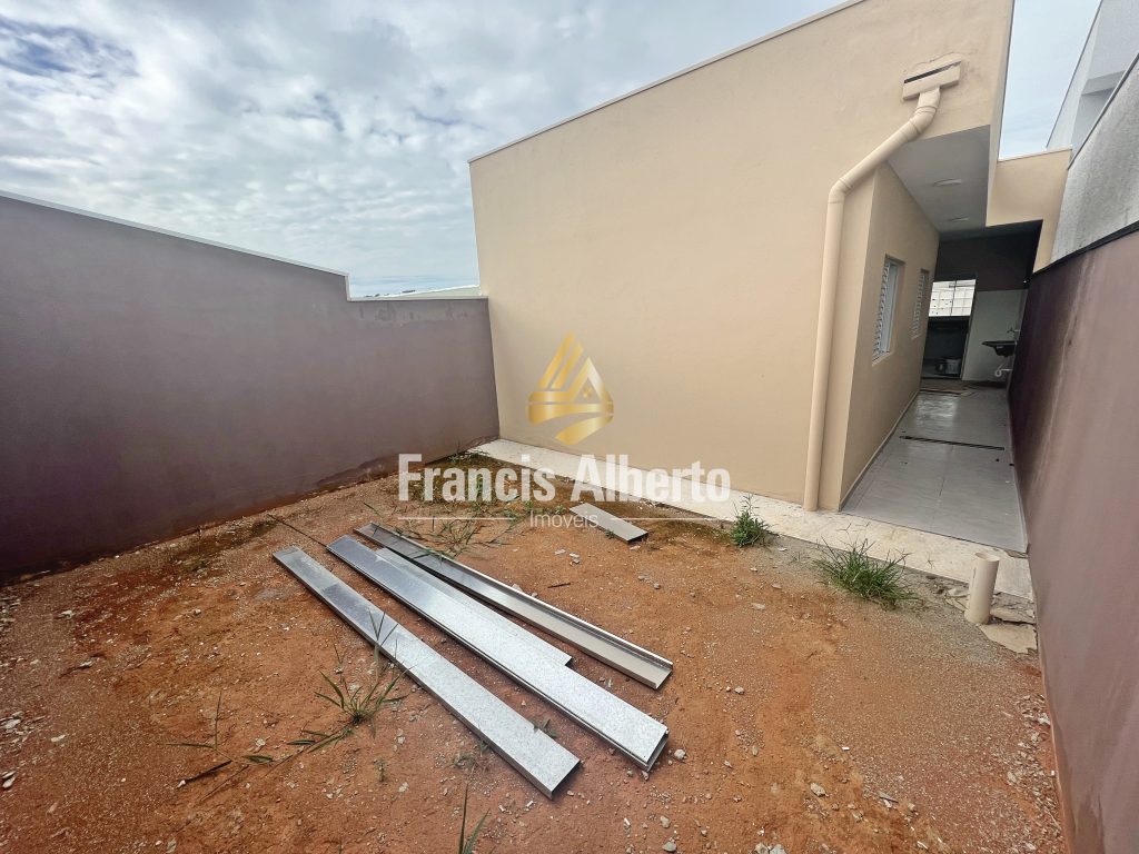 Casa 2 dormitórios com Pé direito alto em Extrema MG